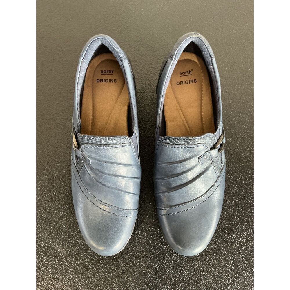 Earth Origins Blue Leather Slip-on Loafers, pleated design, block heal, Size 7.5